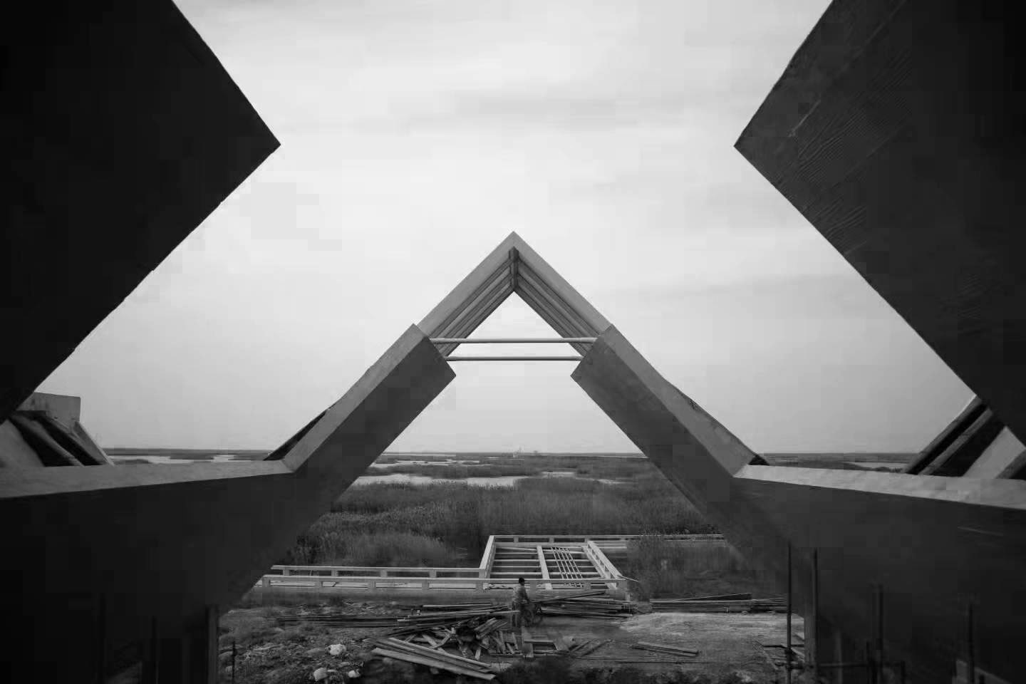 ©致正
